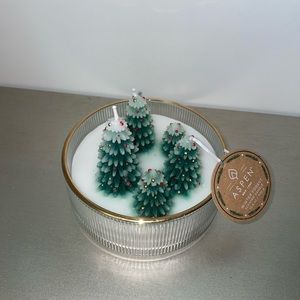 NWT Aspen Christmas Tree Candle viral